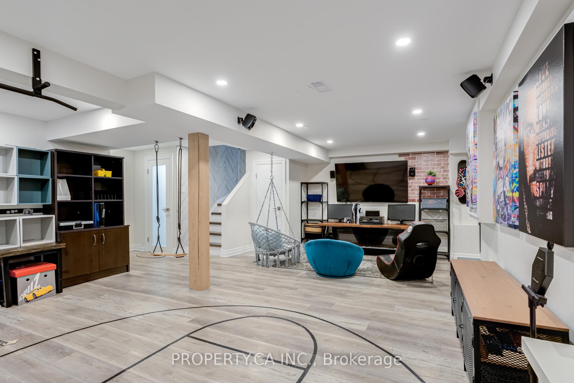 Photo 35 of 23 Gilmore Crescent, Vaughan, Brownridge — HOMEH