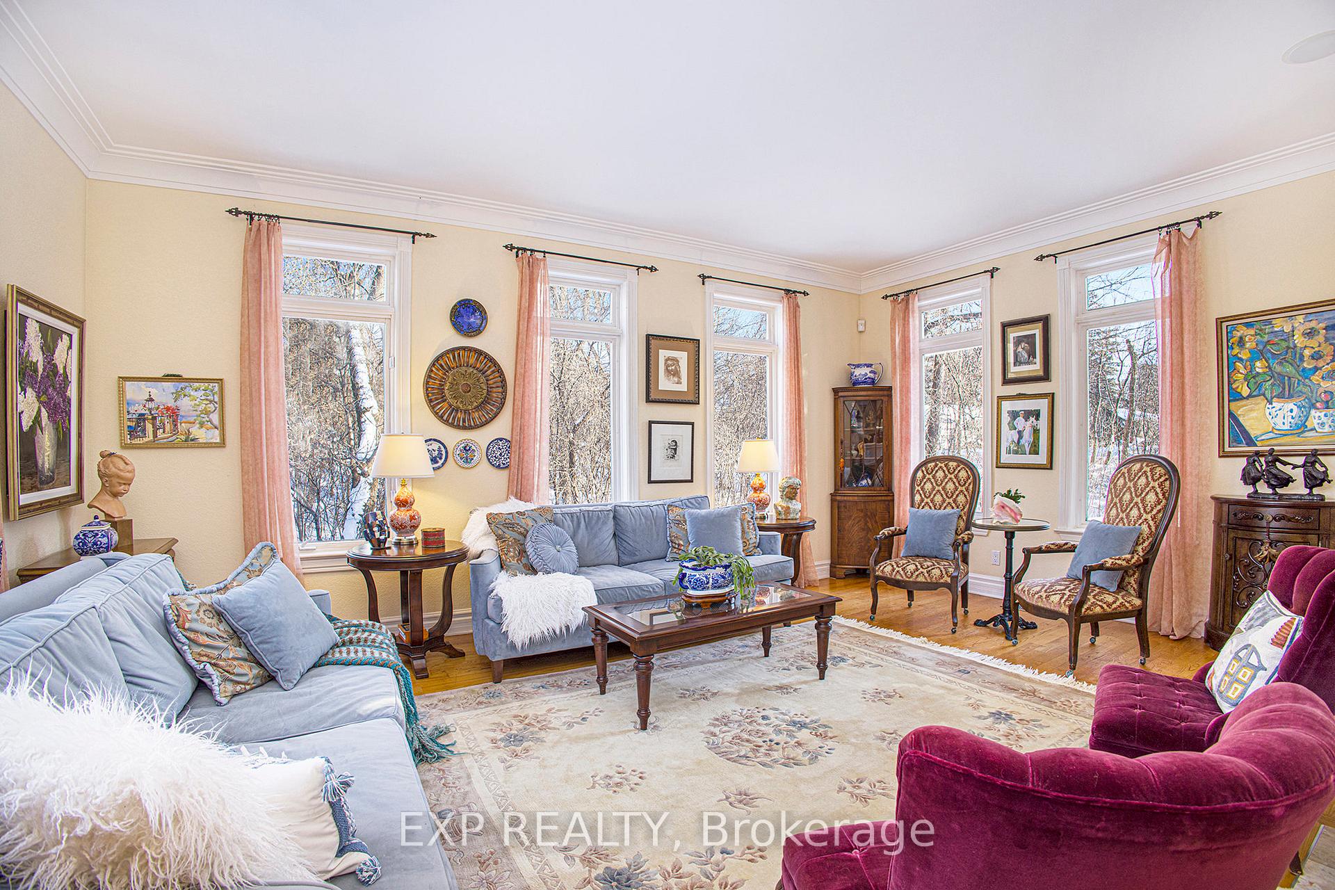 Photo 8 of 133 Balmoral Place, Ottawa, Faircrest Heights — HOMEH
