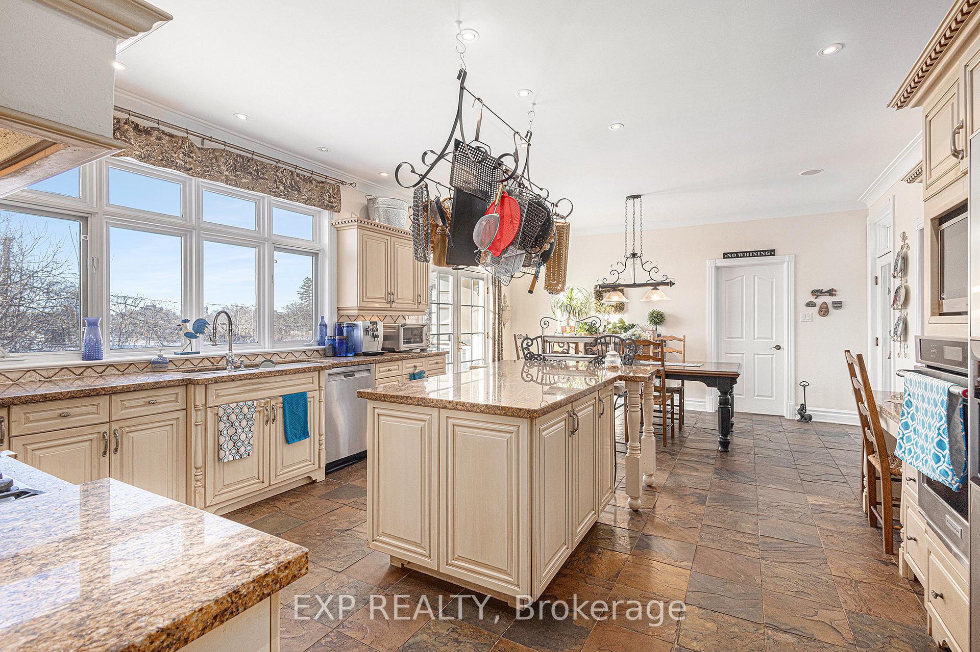 Photo 14 of 133 Balmoral Place, Ottawa, Faircrest Heights — HOMEH