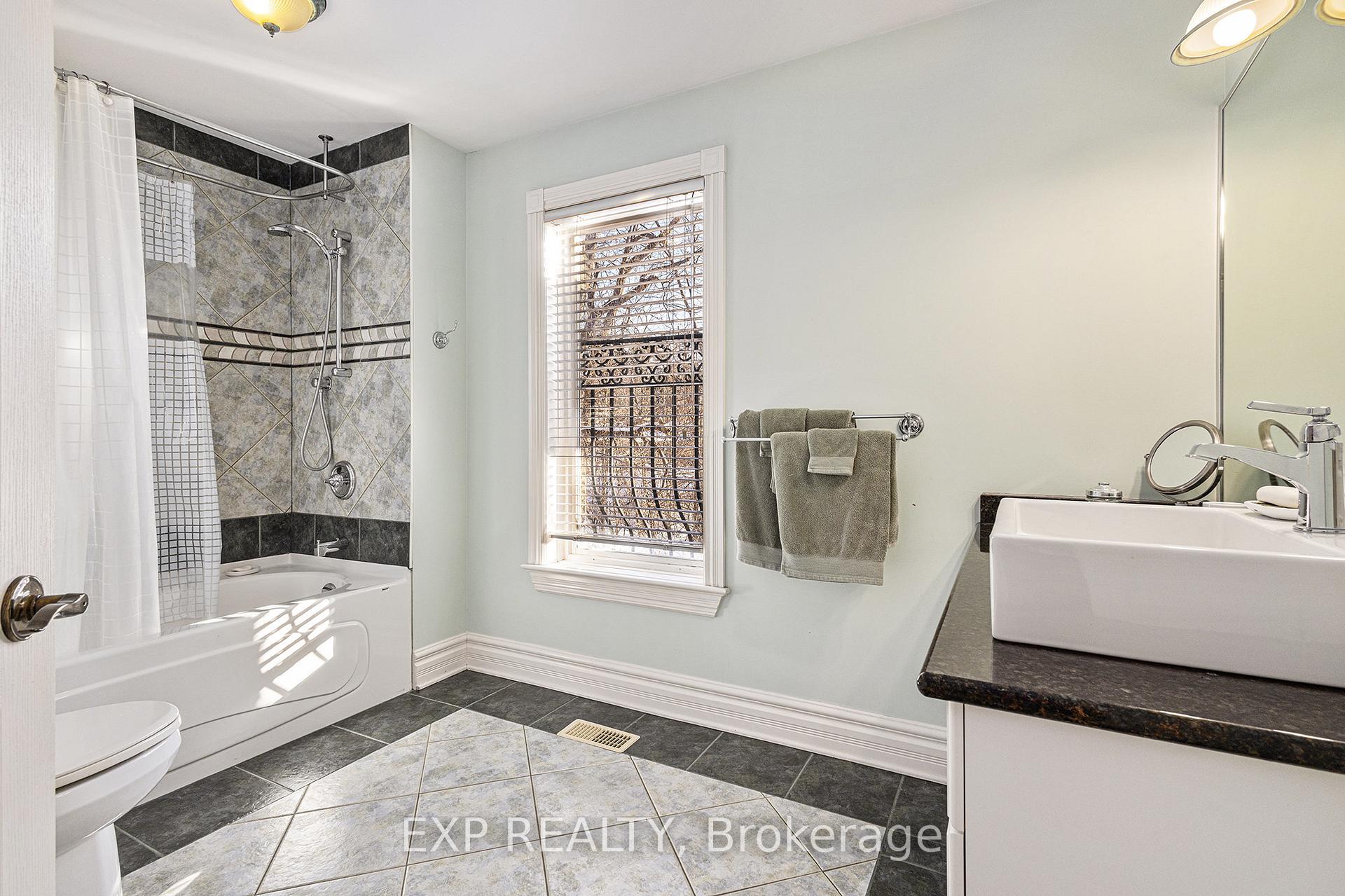 Photo 23 of 133 Balmoral Place, Ottawa, Faircrest Heights — HOMEH