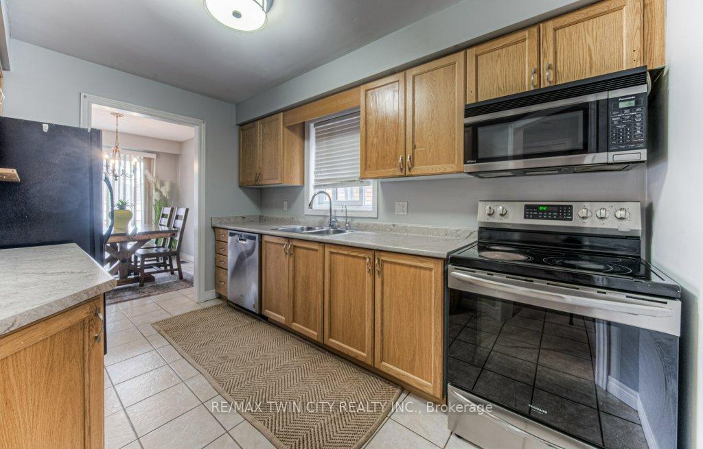 Photo 6 of 691 Karlsfeld Road, Waterloo — HOMEH