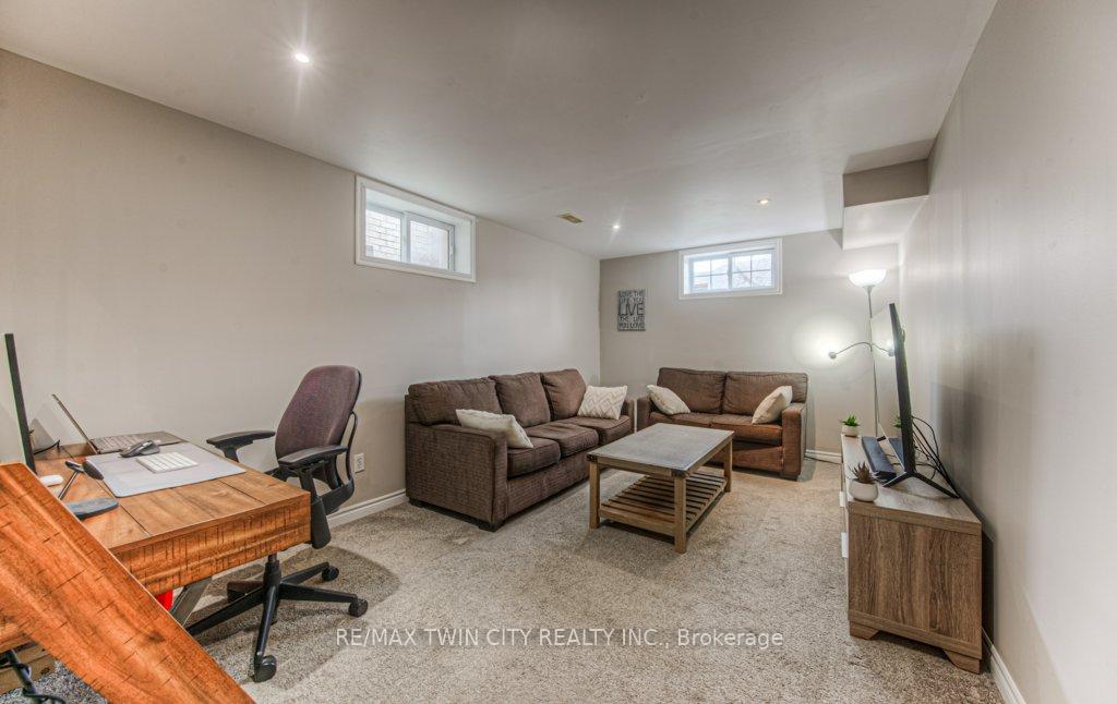 Photo 13 of 691 Karlsfeld Road, Waterloo — HOMEH