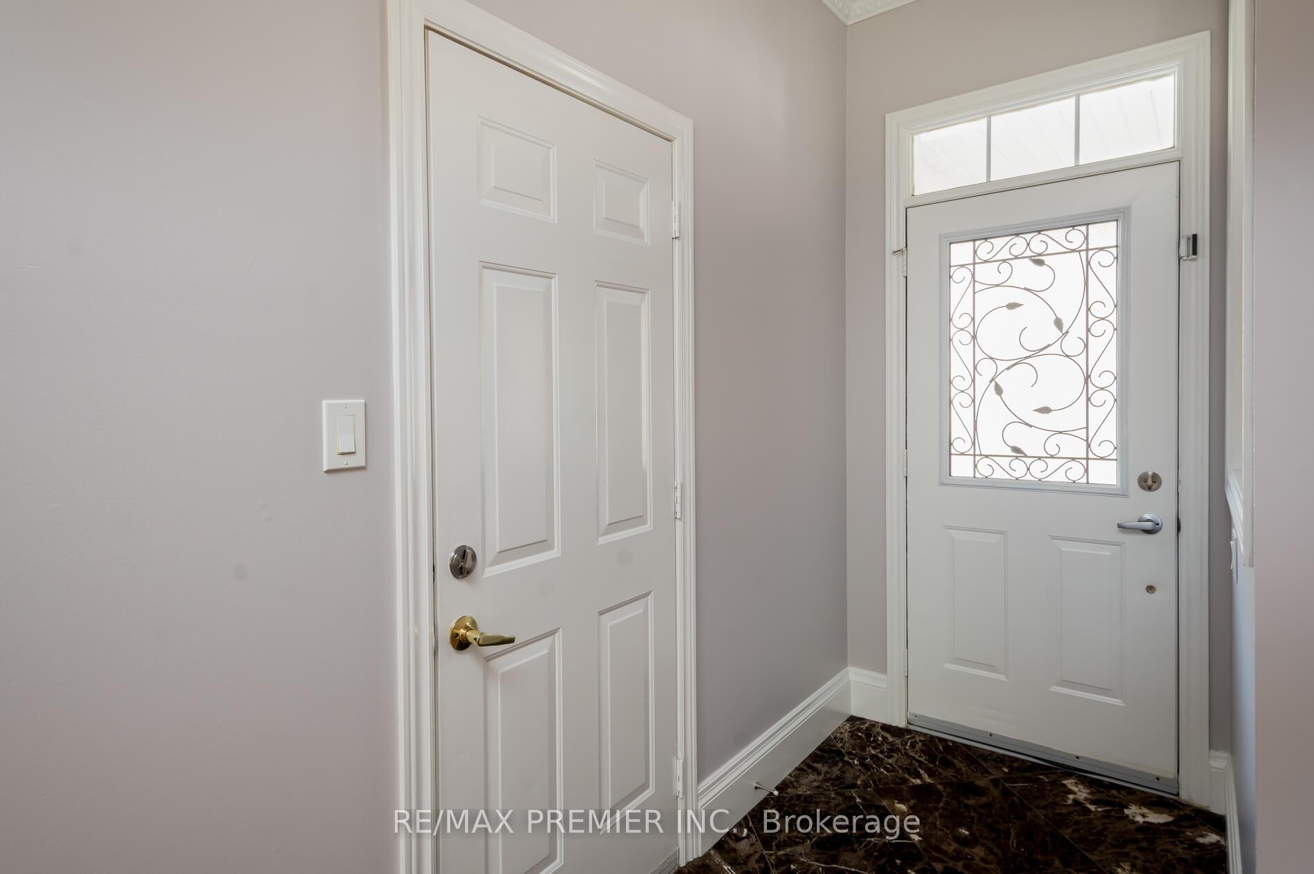 Photo 3 of 61 St Victor Drive, Vaughan, Vellore Village — HOMEH