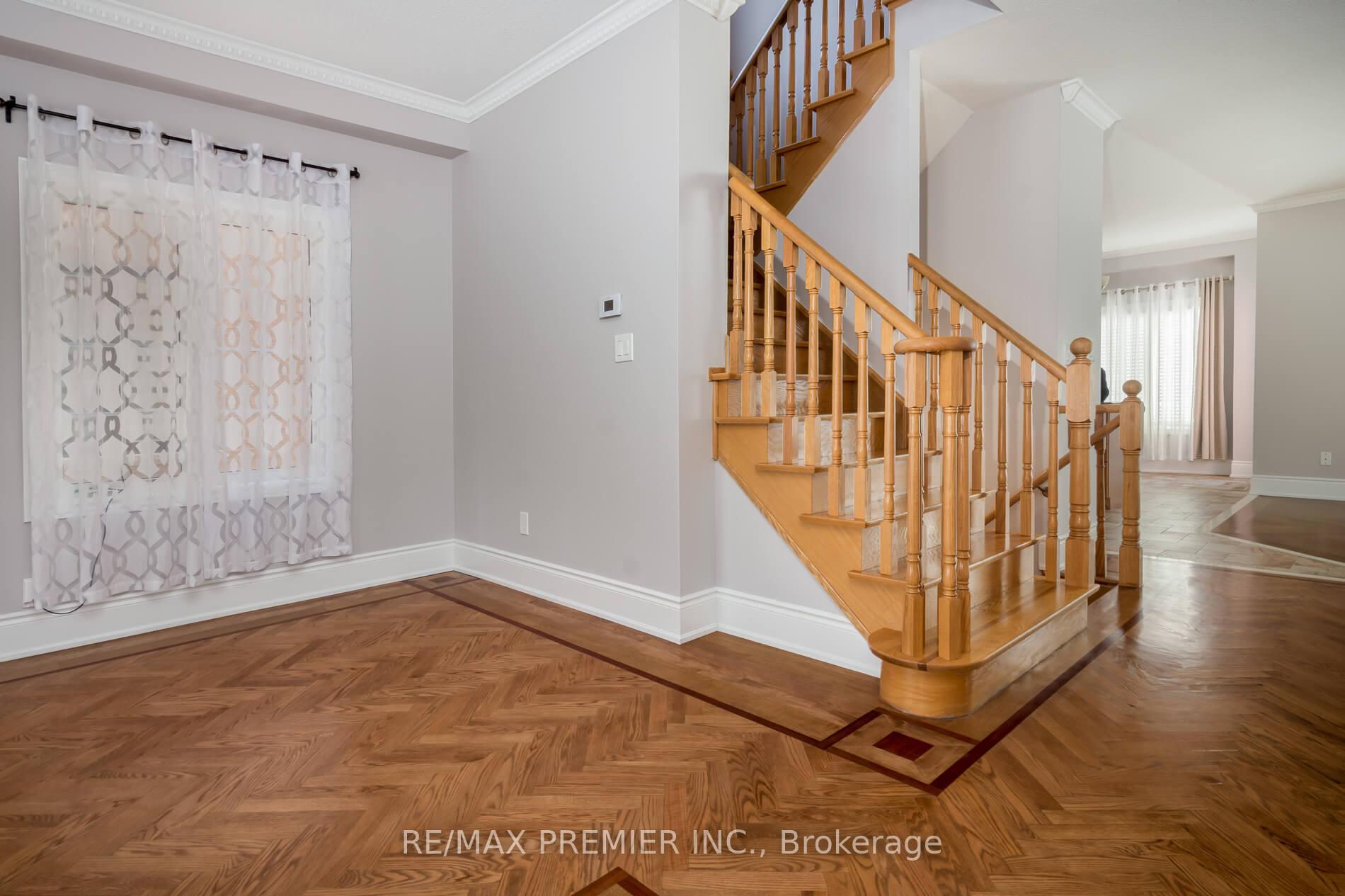 Photo 6 of 61 St Victor Drive, Vaughan, Vellore Village — HOMEH