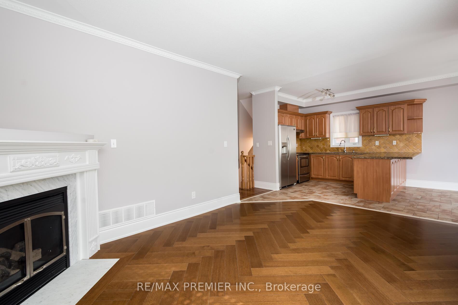 Photo 8 of 61 St Victor Drive, Vaughan, Vellore Village — HOMEH