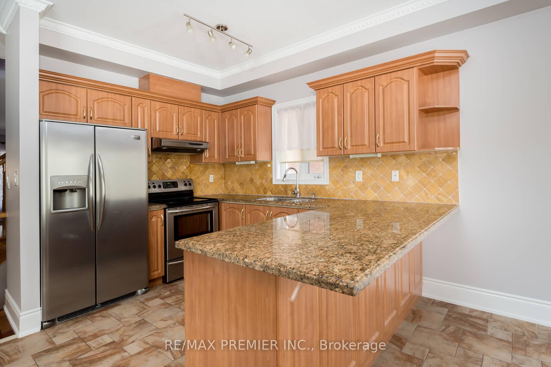 Photo 11 of 61 St Victor Drive, Vaughan, Vellore Village — HOMEH