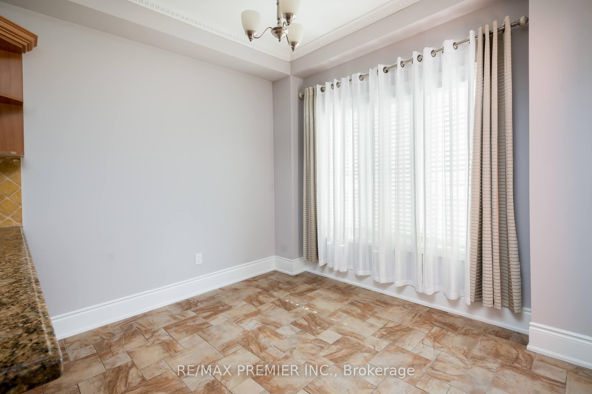 Photo 12 of 61 St Victor Drive, Vaughan, Vellore Village — HOMEH