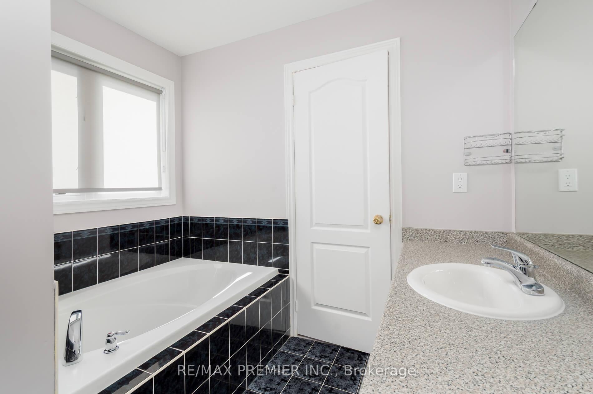 Photo 19 of 61 St Victor Drive, Vaughan, Vellore Village — HOMEH