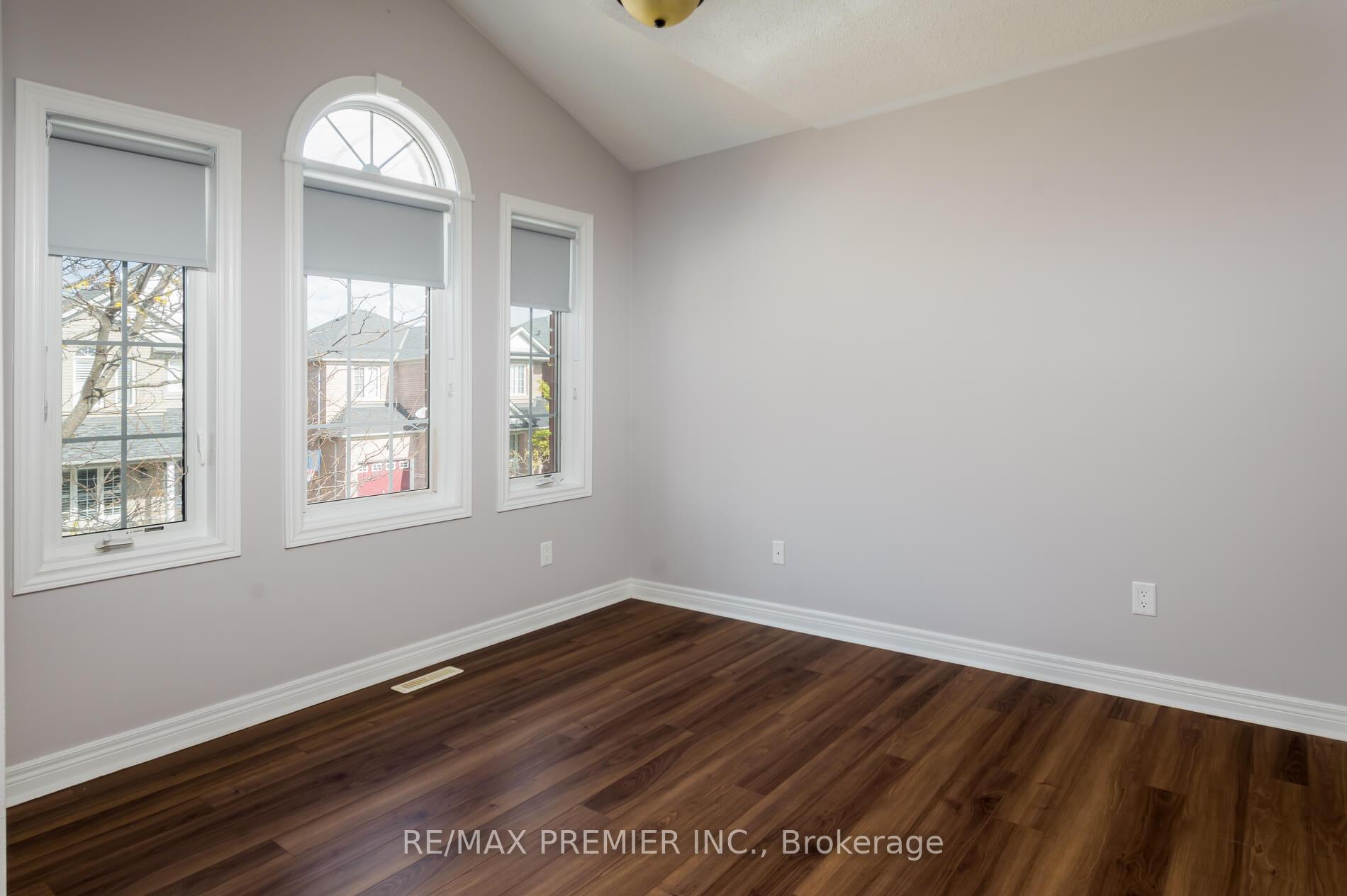 Photo 20 of 61 St Victor Drive, Vaughan, Vellore Village — HOMEH