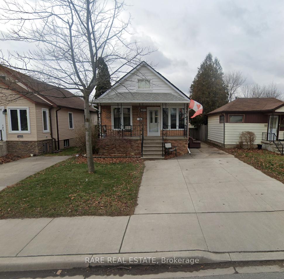 Photo 2 of 1773 Hall Avenue, Windsor — HOMEH