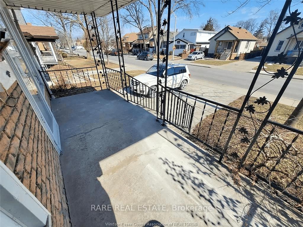 Photo 3 of 1773 Hall Avenue, Windsor — HOMEH