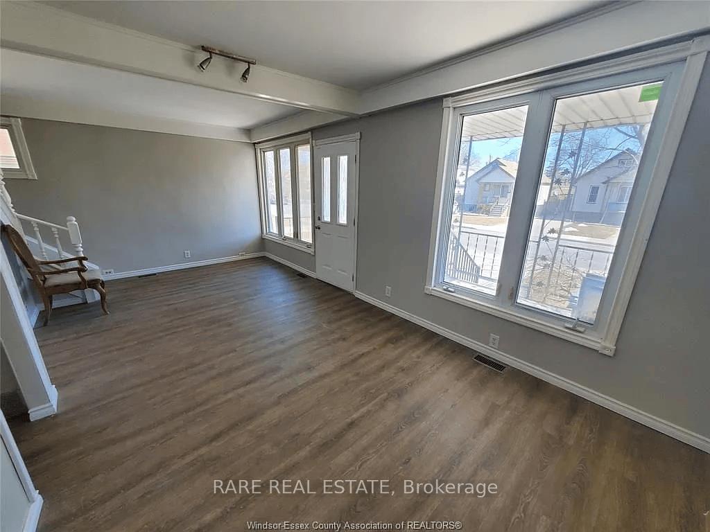 Photo 4 of 1773 Hall Avenue, Windsor — HOMEH