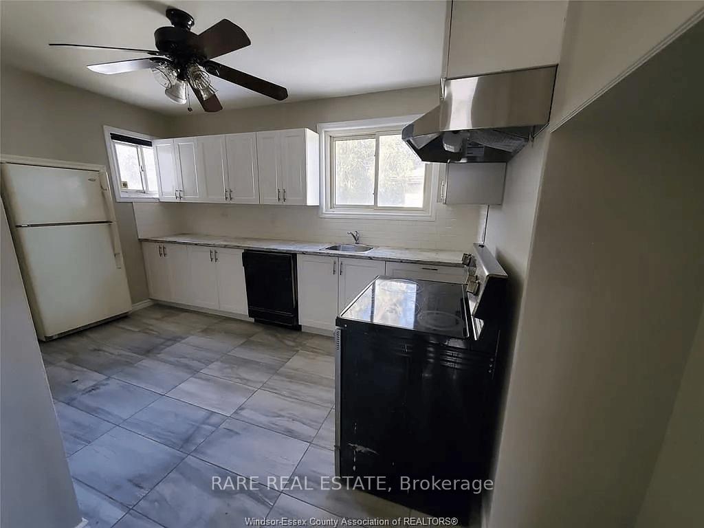 Photo 6 of 1773 Hall Avenue, Windsor — HOMEH