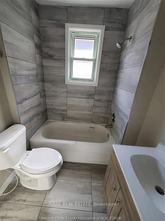Photo 7 of 1773 Hall Avenue, Windsor — HOMEH
