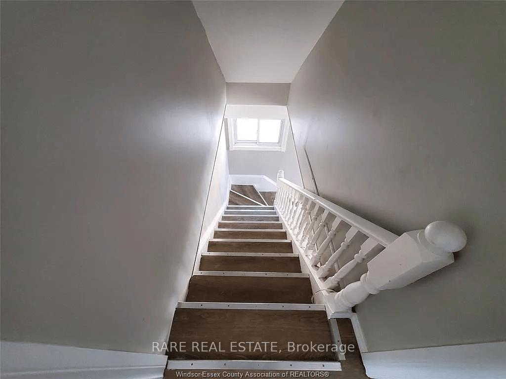 Photo 8 of 1773 Hall Avenue, Windsor — HOMEH
