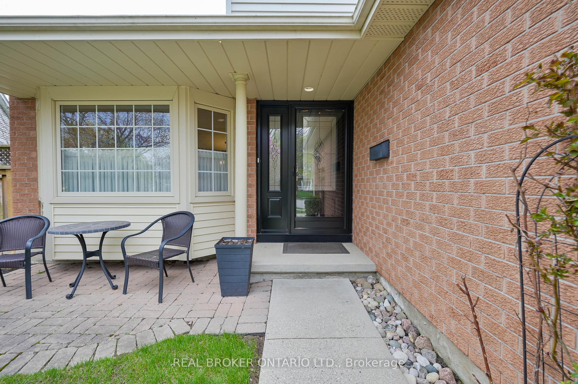 Photo 4 of 153 Thornberry Lane, Waterloo — HOMEH