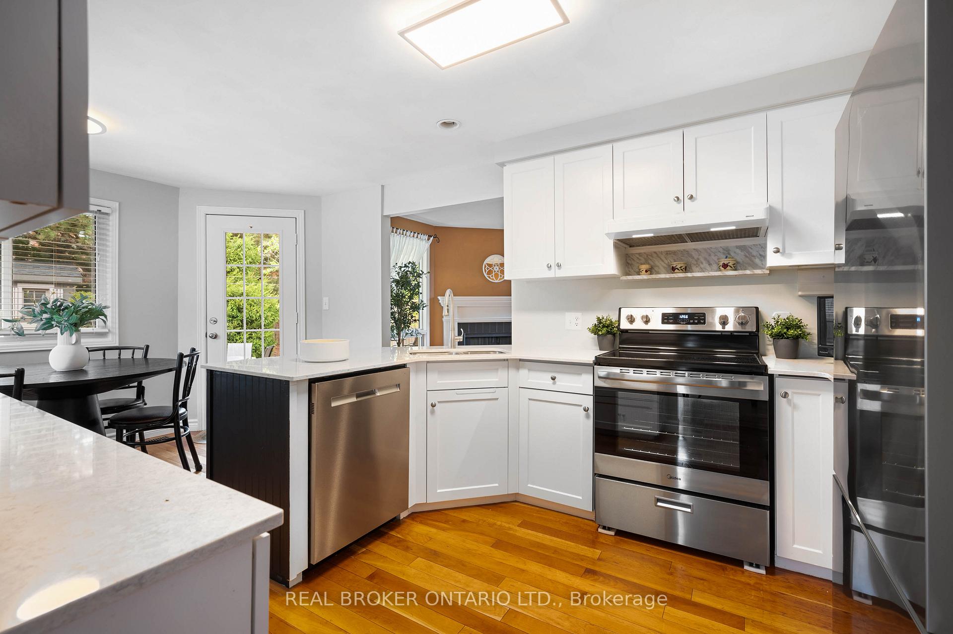 Photo 6 of 153 Thornberry Lane, Waterloo — HOMEH