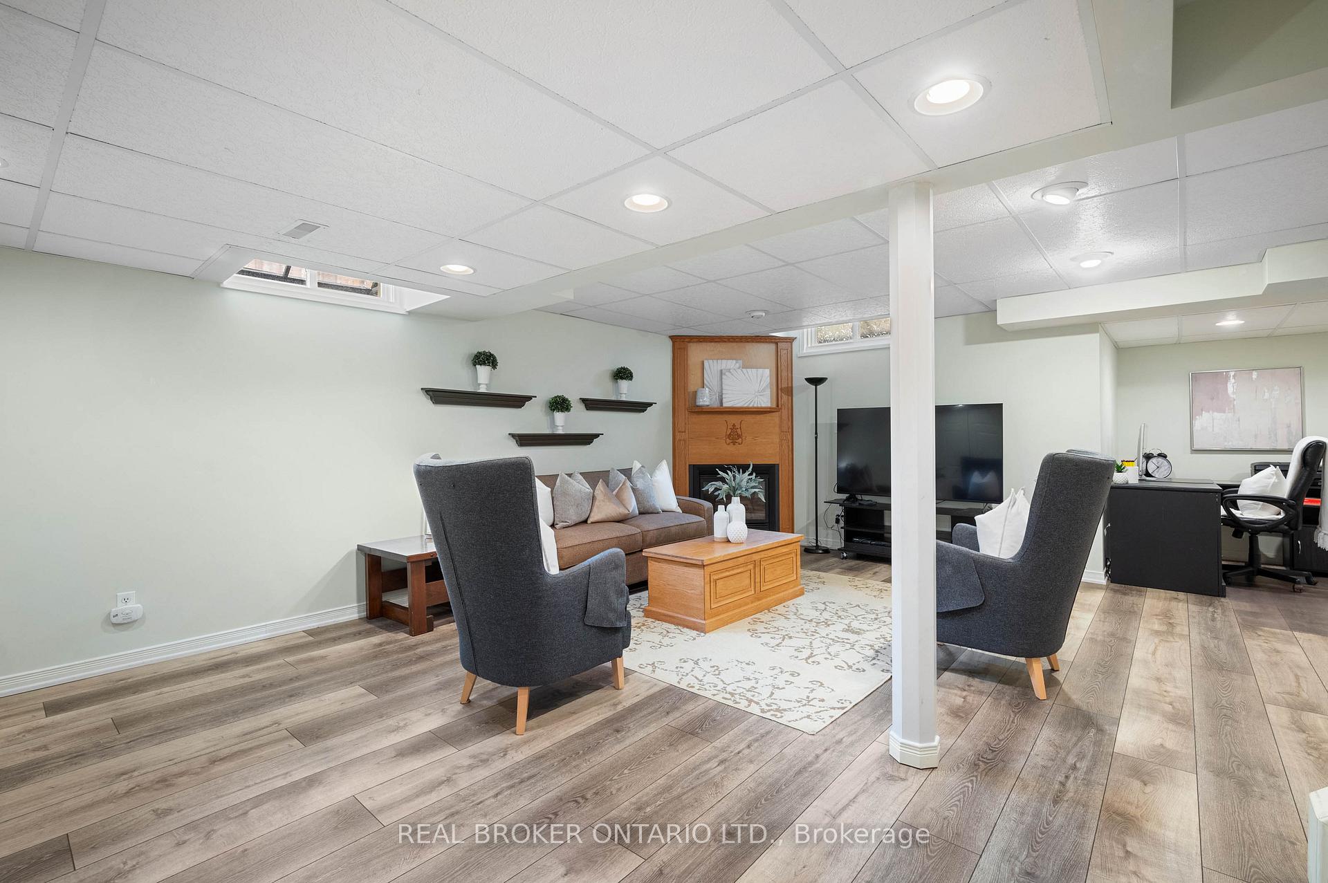 Photo 29 of 153 Thornberry Lane, Waterloo — HOMEH