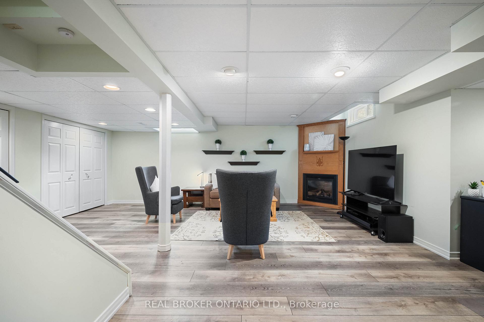 Photo 31 of 153 Thornberry Lane, Waterloo — HOMEH