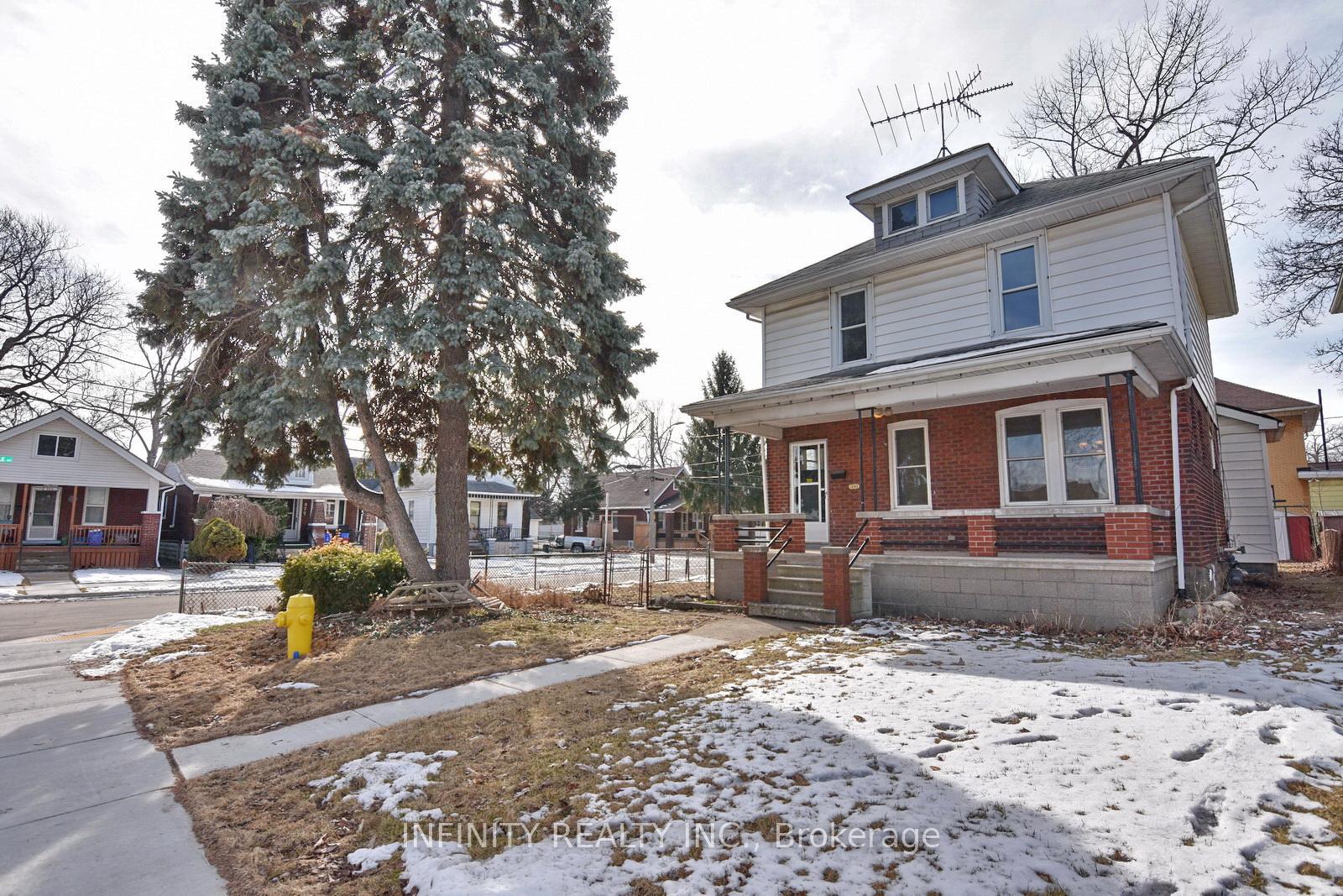 Photo 3 of 1243 Lillian Avenue, Windsor — HOMEH