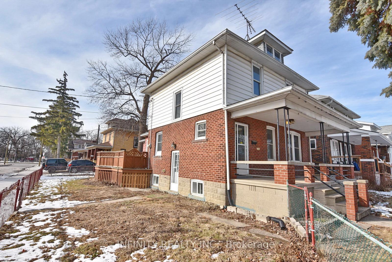 Photo 4 of 1243 Lillian Avenue, Windsor — HOMEH