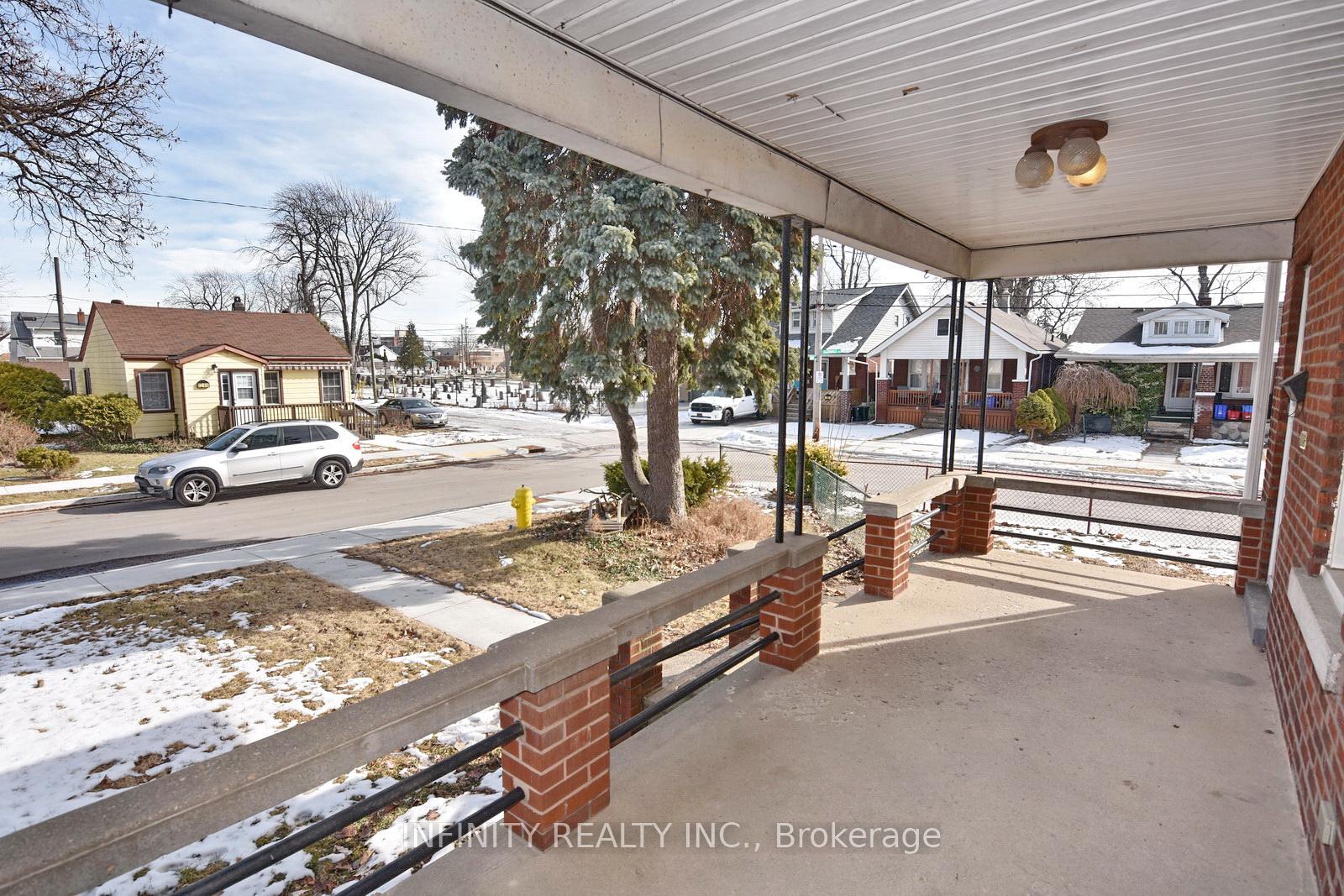 Photo 5 of 1243 Lillian Avenue, Windsor — HOMEH