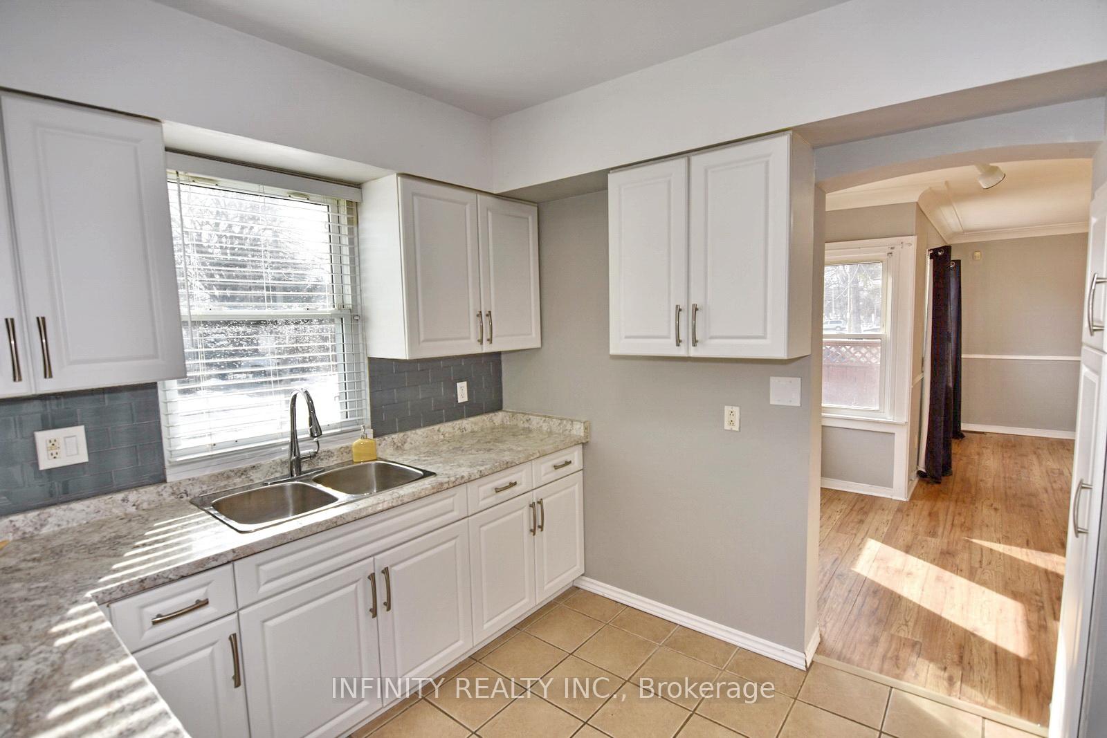 Photo 13 of 1243 Lillian Avenue, Windsor — HOMEH