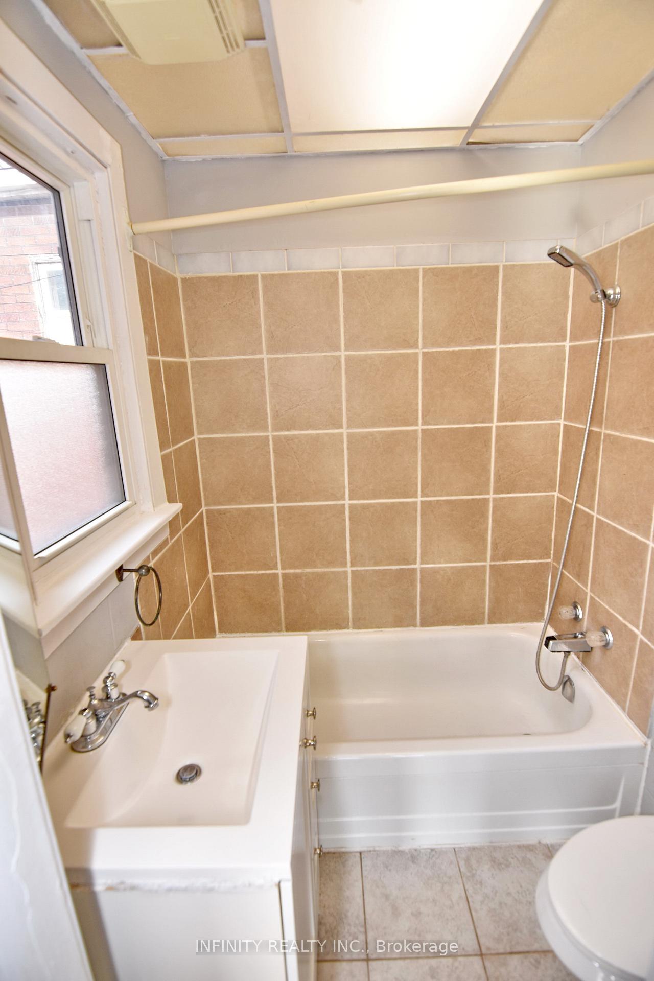 Photo 19 of 1243 Lillian Avenue, Windsor — HOMEH