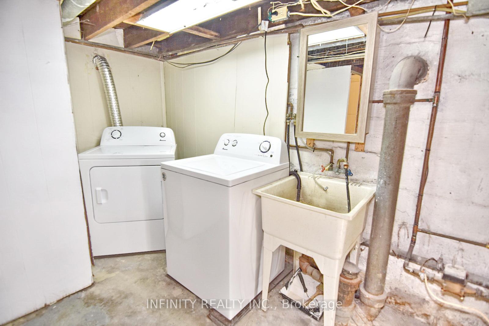 Photo 32 of 1243 Lillian Avenue, Windsor — HOMEH