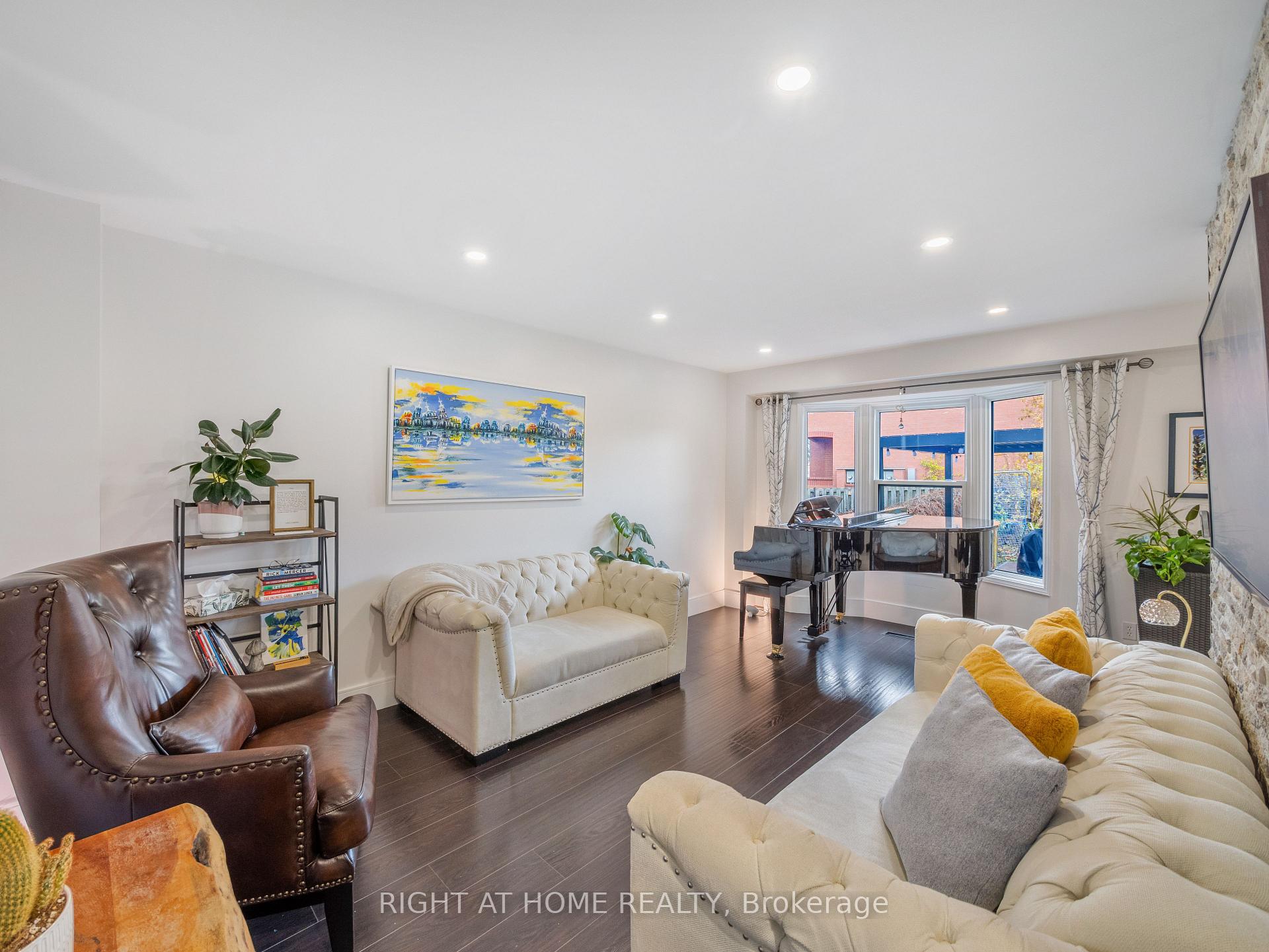 Photo 5 of 151 Kirby Crescent, Whitby, Blue Grass Meadows — HOMEH