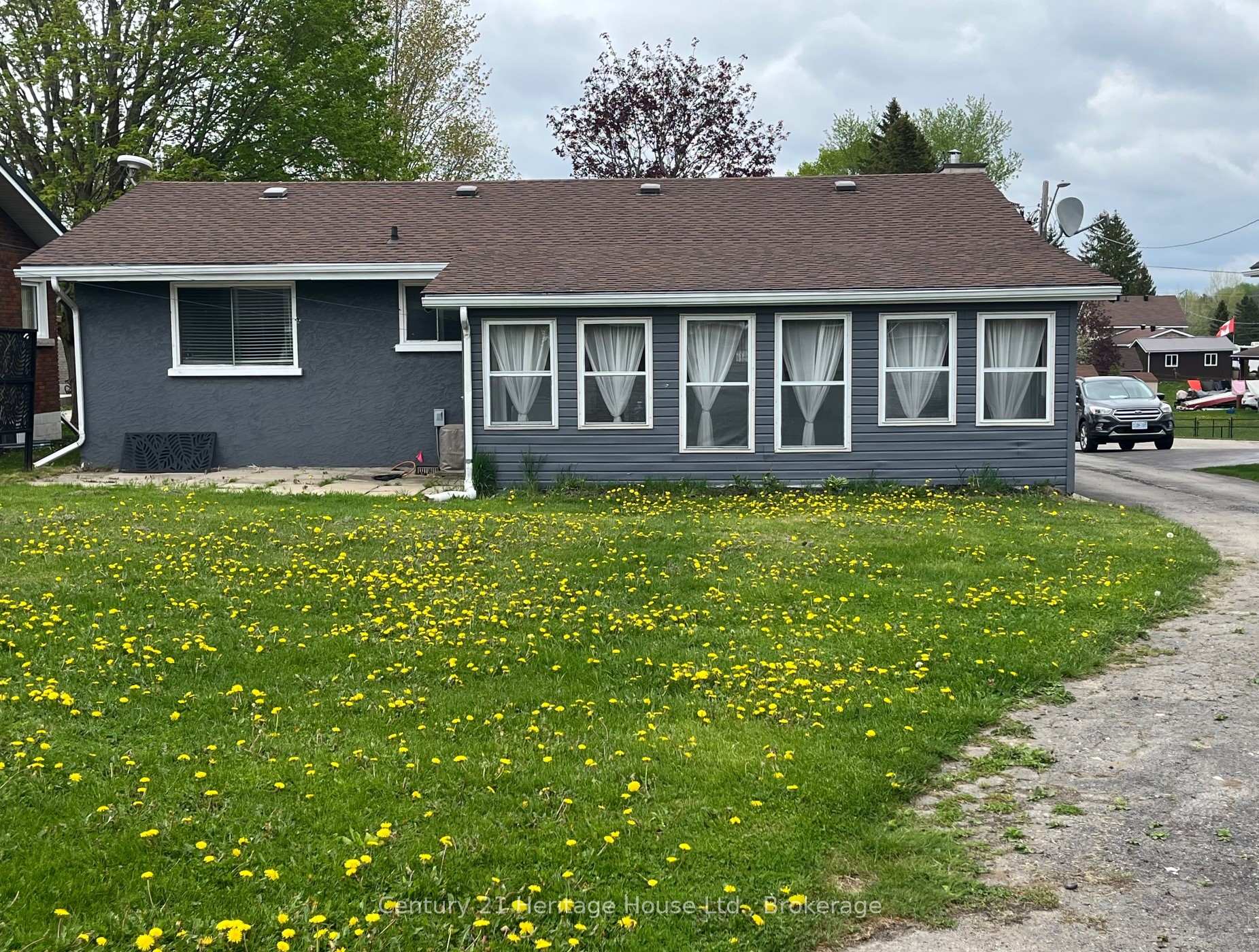 Photo 4 of 468 Countess Street S, West Grey — HOMEH