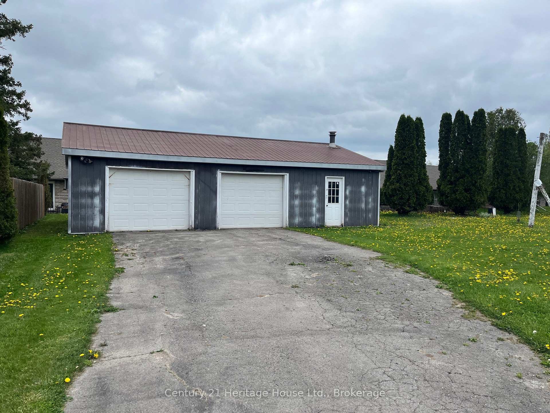 Photo 5 of 468 Countess Street S, West Grey — HOMEH
