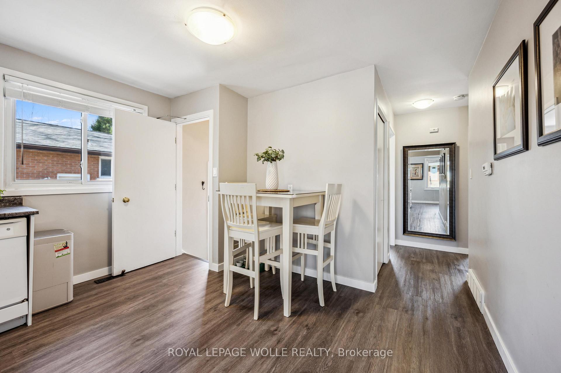 Photo 9 of 555 Fallingbrook Drive, Waterloo — HOMEH
