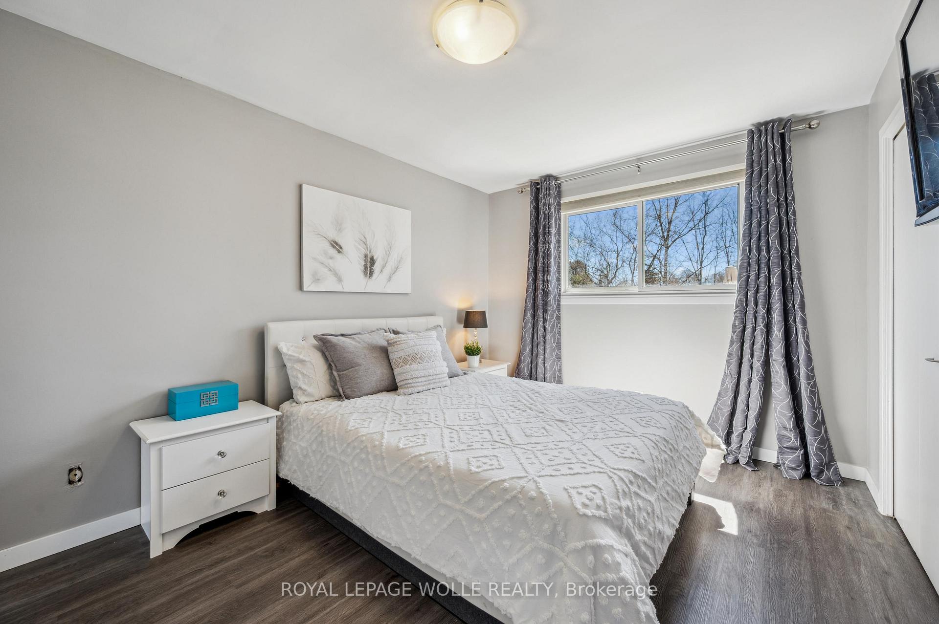Photo 13 of 555 Fallingbrook Drive, Waterloo — HOMEH