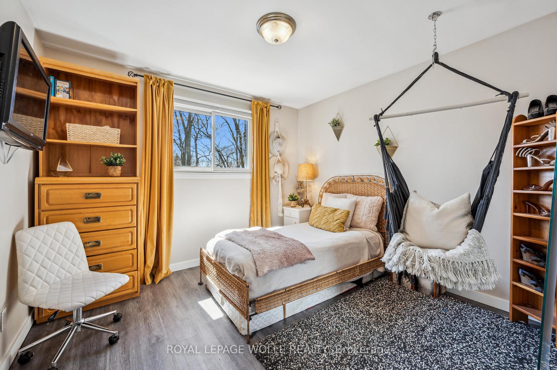 Photo 14 of 555 Fallingbrook Drive, Waterloo — HOMEH