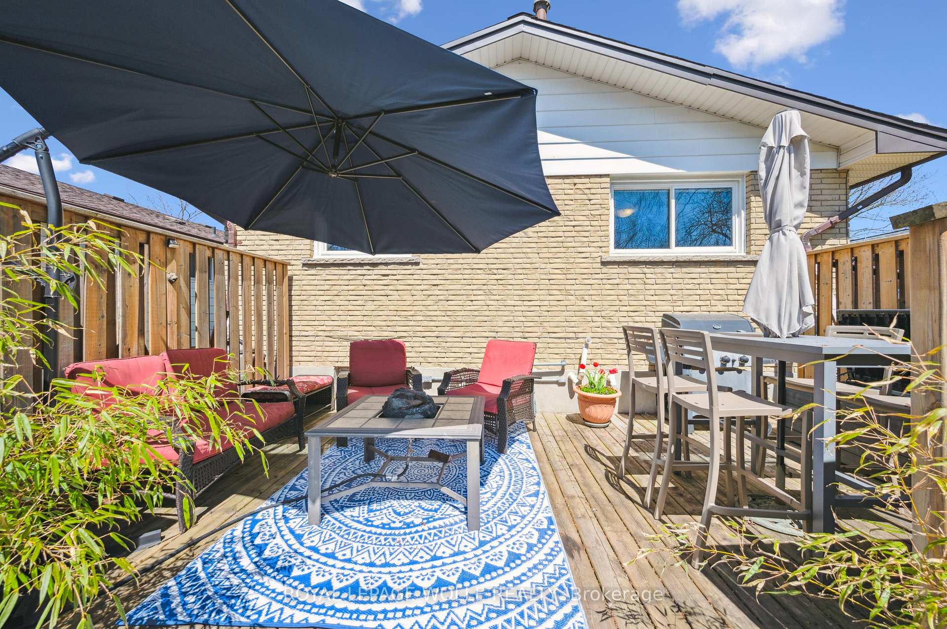 Photo 27 of 555 Fallingbrook Drive, Waterloo — HOMEH