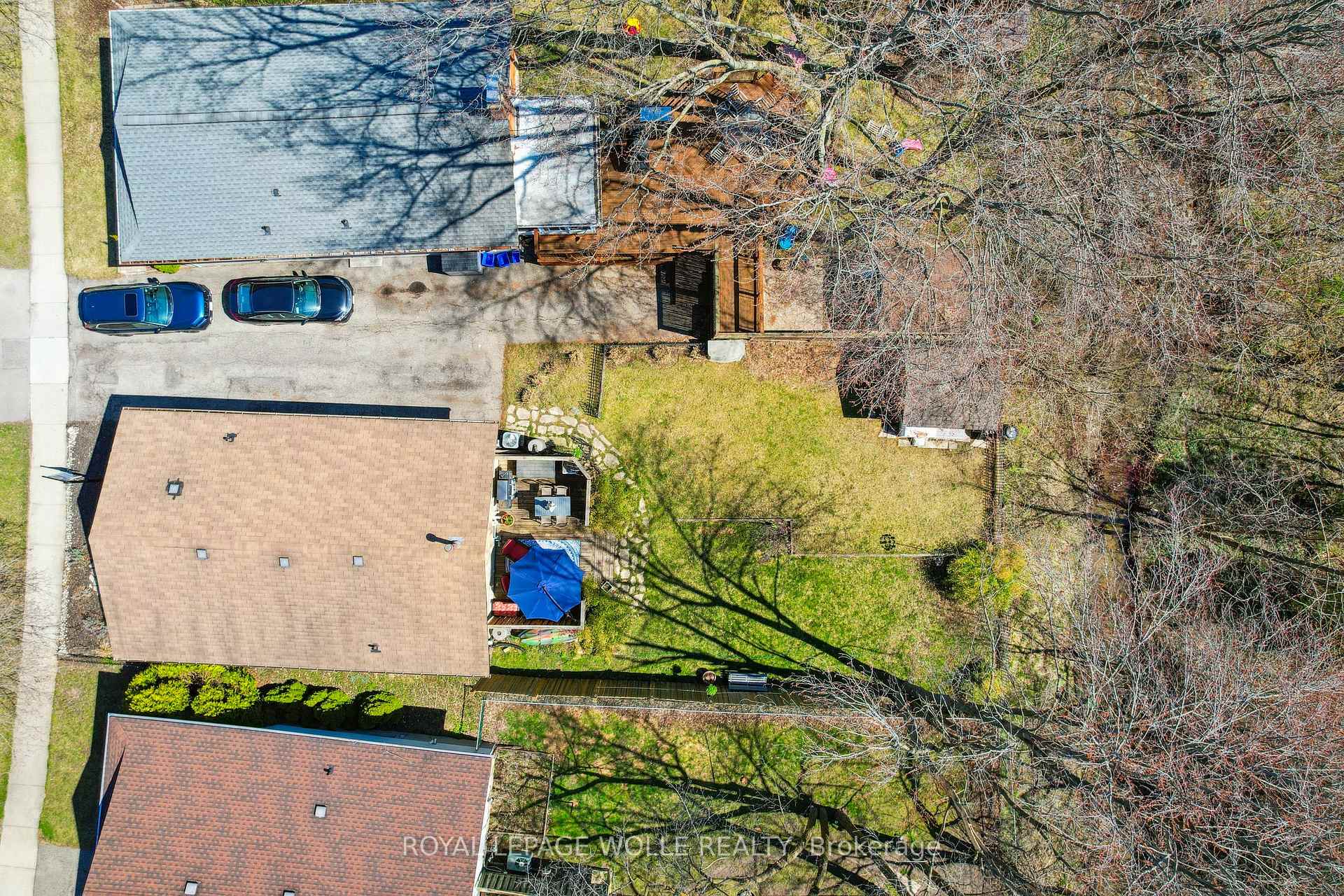 Photo 29 of 555 Fallingbrook Drive, Waterloo — HOMEH