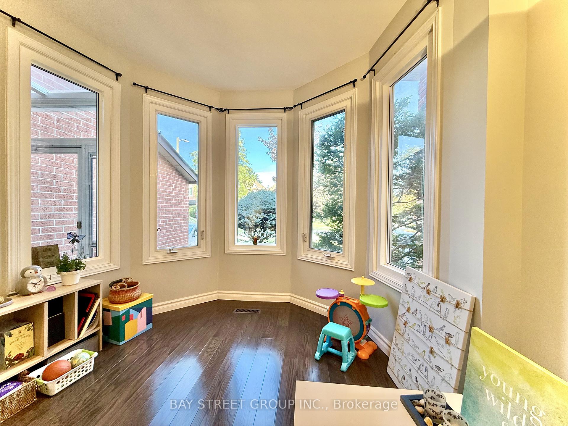 Photo 2 of 65 Rosedale Heights Drive, Vaughan, Uplands — HOMEH