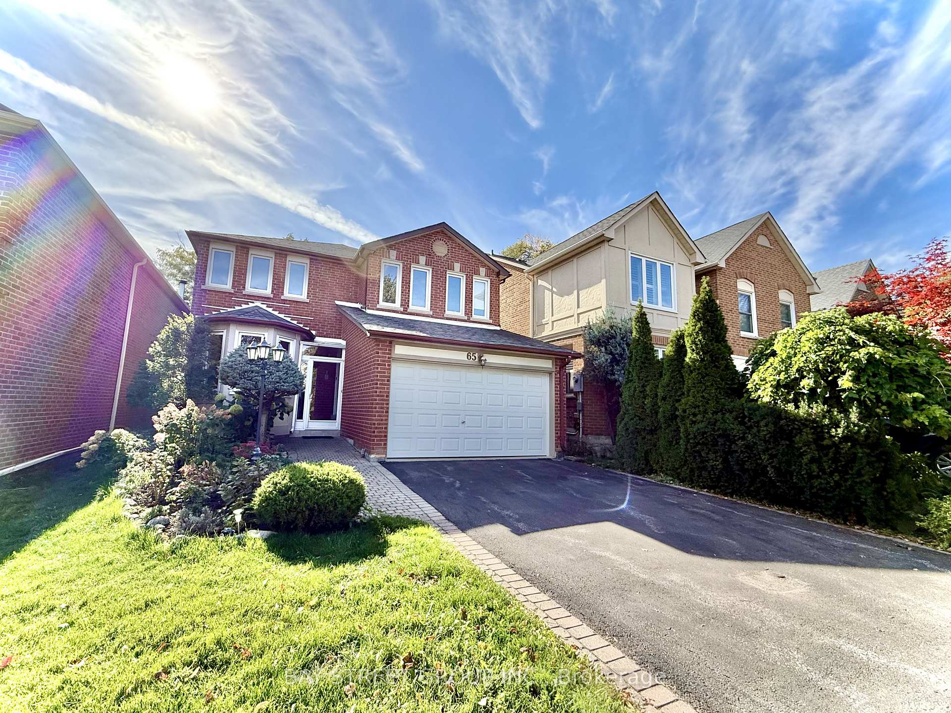 Photo 3 of 65 Rosedale Heights Drive, Vaughan, Uplands — HOMEH