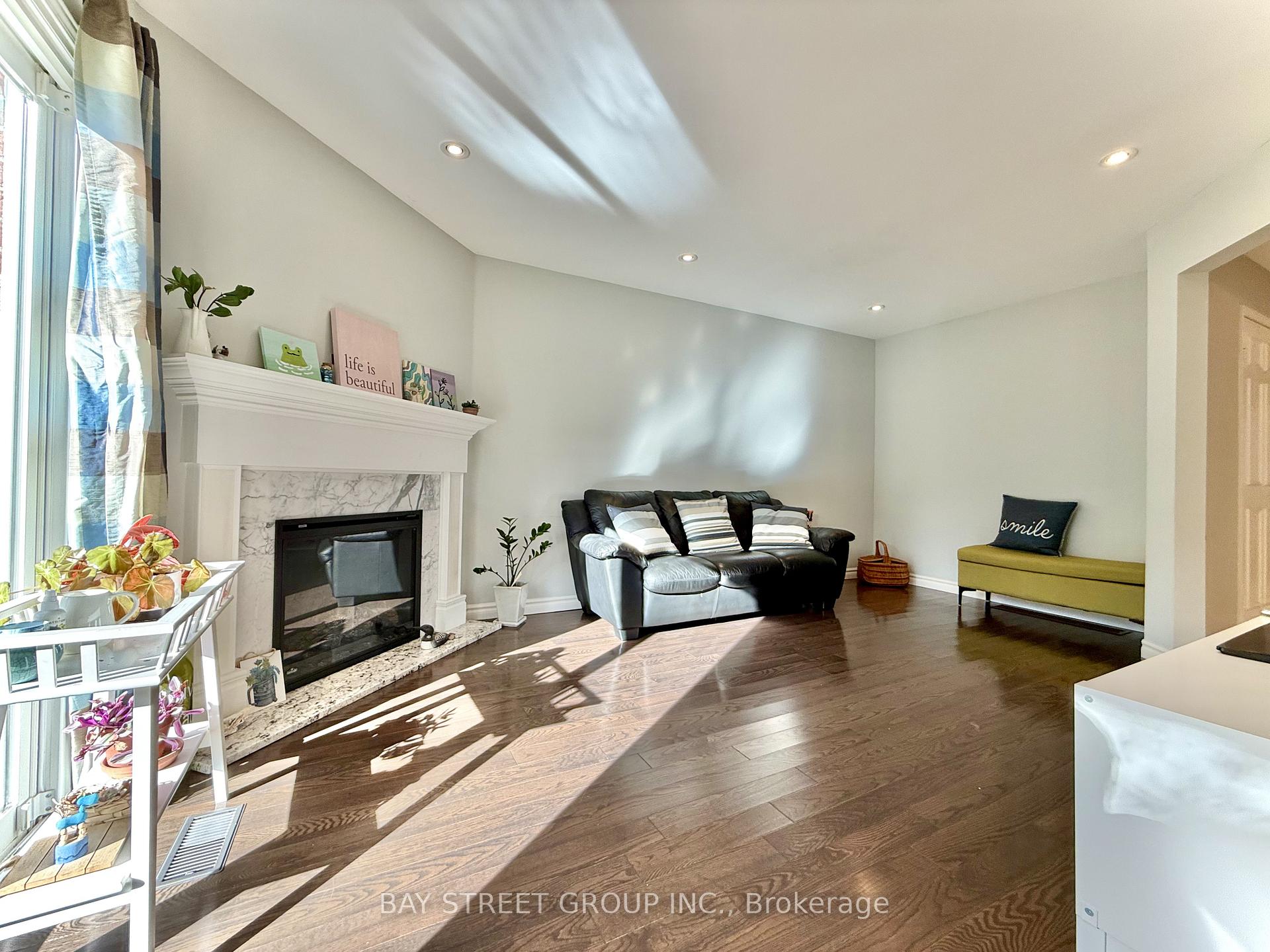 Photo 8 of 65 Rosedale Heights Drive, Vaughan, Uplands — HOMEH