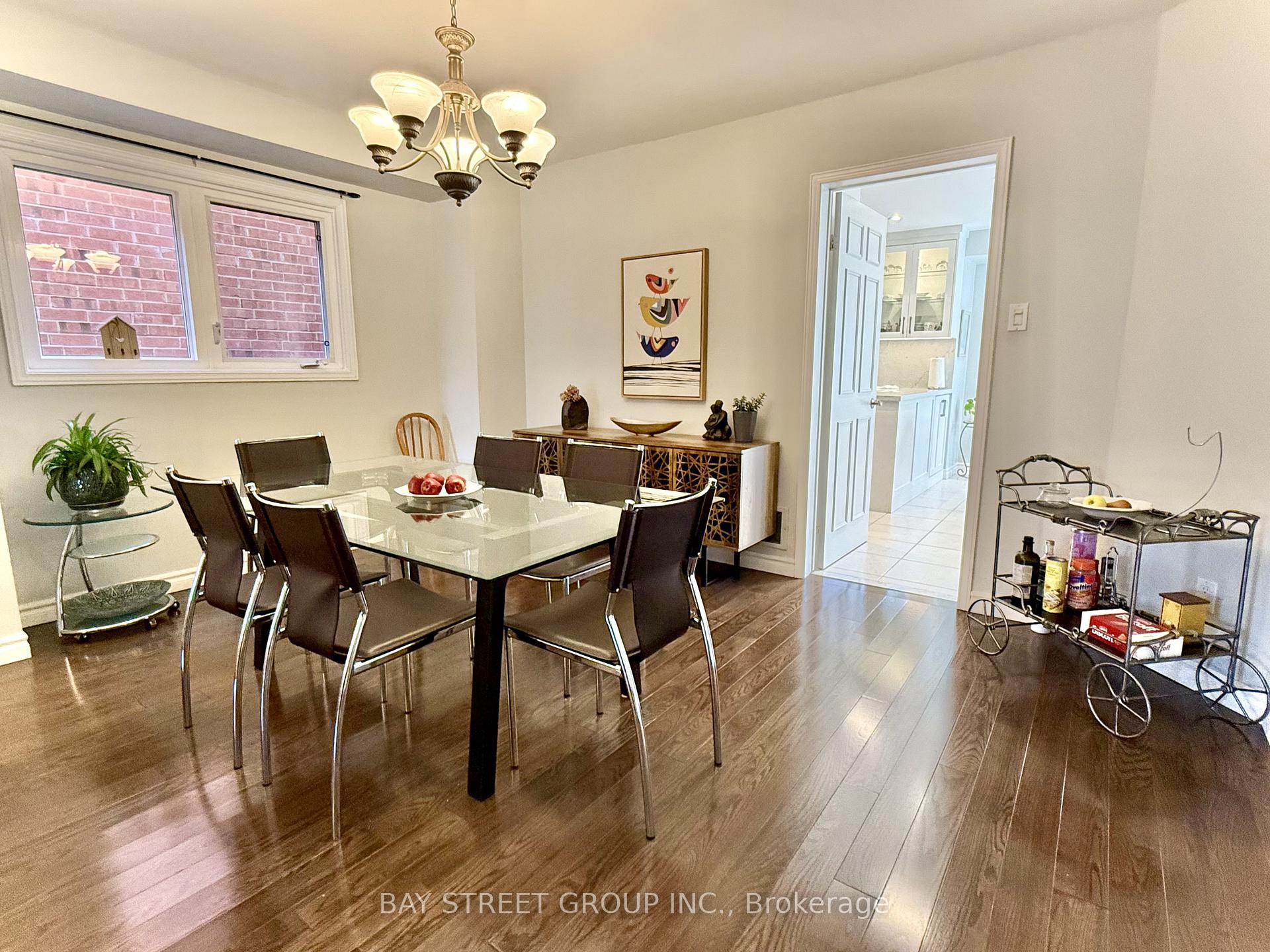 Photo 11 of 65 Rosedale Heights Drive, Vaughan, Uplands — HOMEH