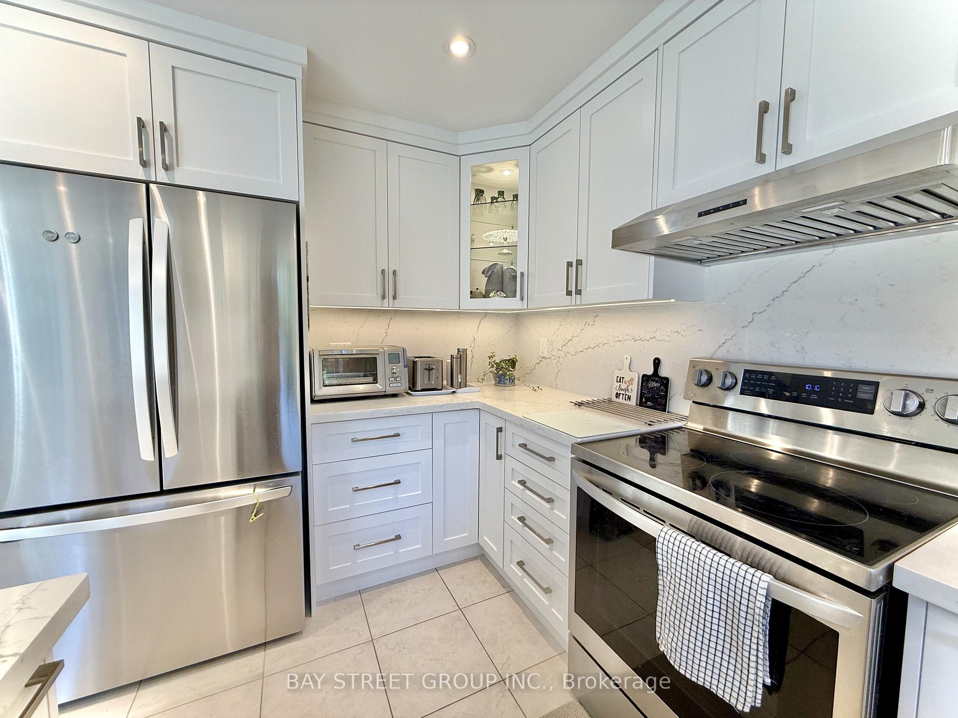 Photo 16 of 65 Rosedale Heights Drive, Vaughan, Uplands — HOMEH
