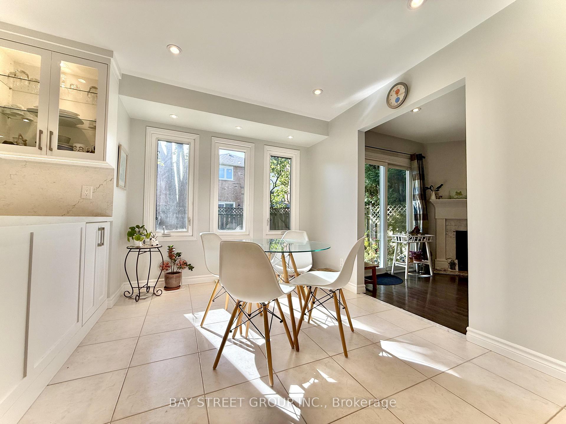 Photo 18 of 65 Rosedale Heights Drive, Vaughan, Uplands — HOMEH