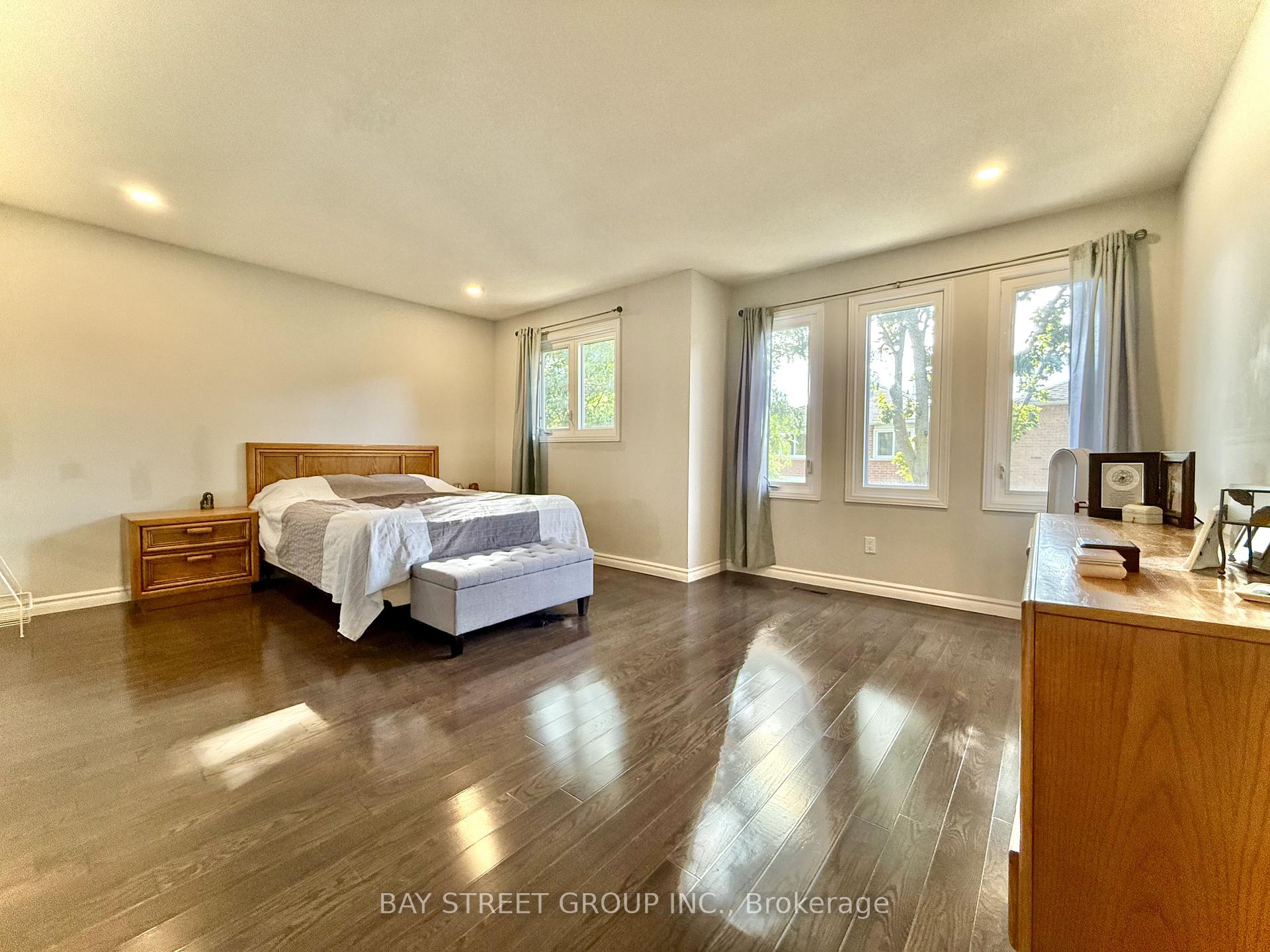 Photo 20 of 65 Rosedale Heights Drive, Vaughan, Uplands — HOMEH