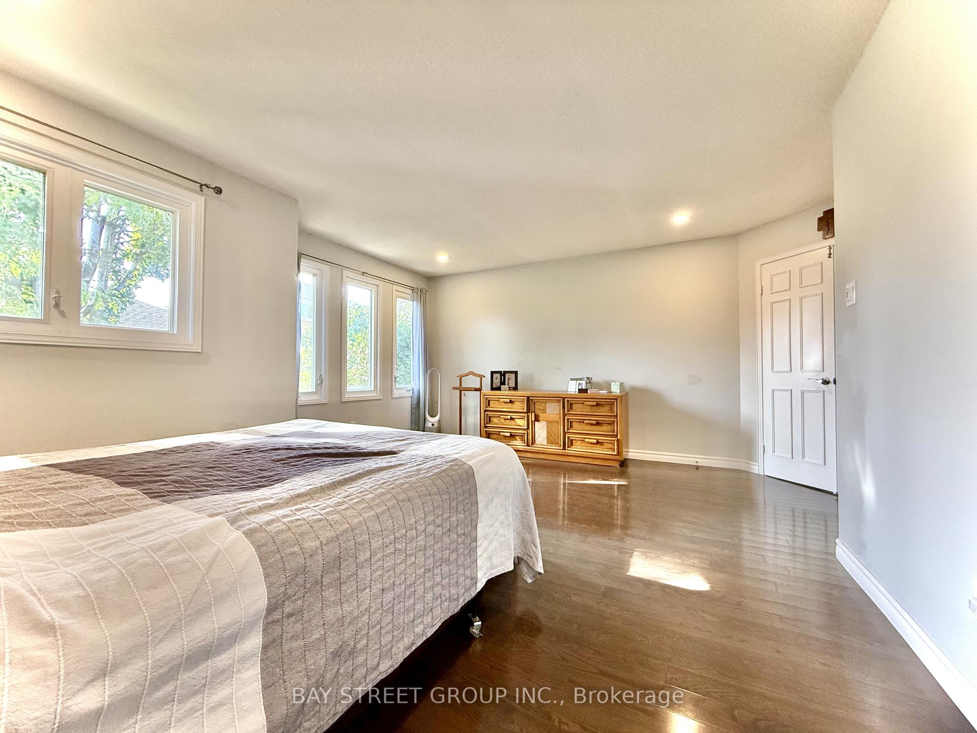 Photo 21 of 65 Rosedale Heights Drive, Vaughan, Uplands — HOMEH