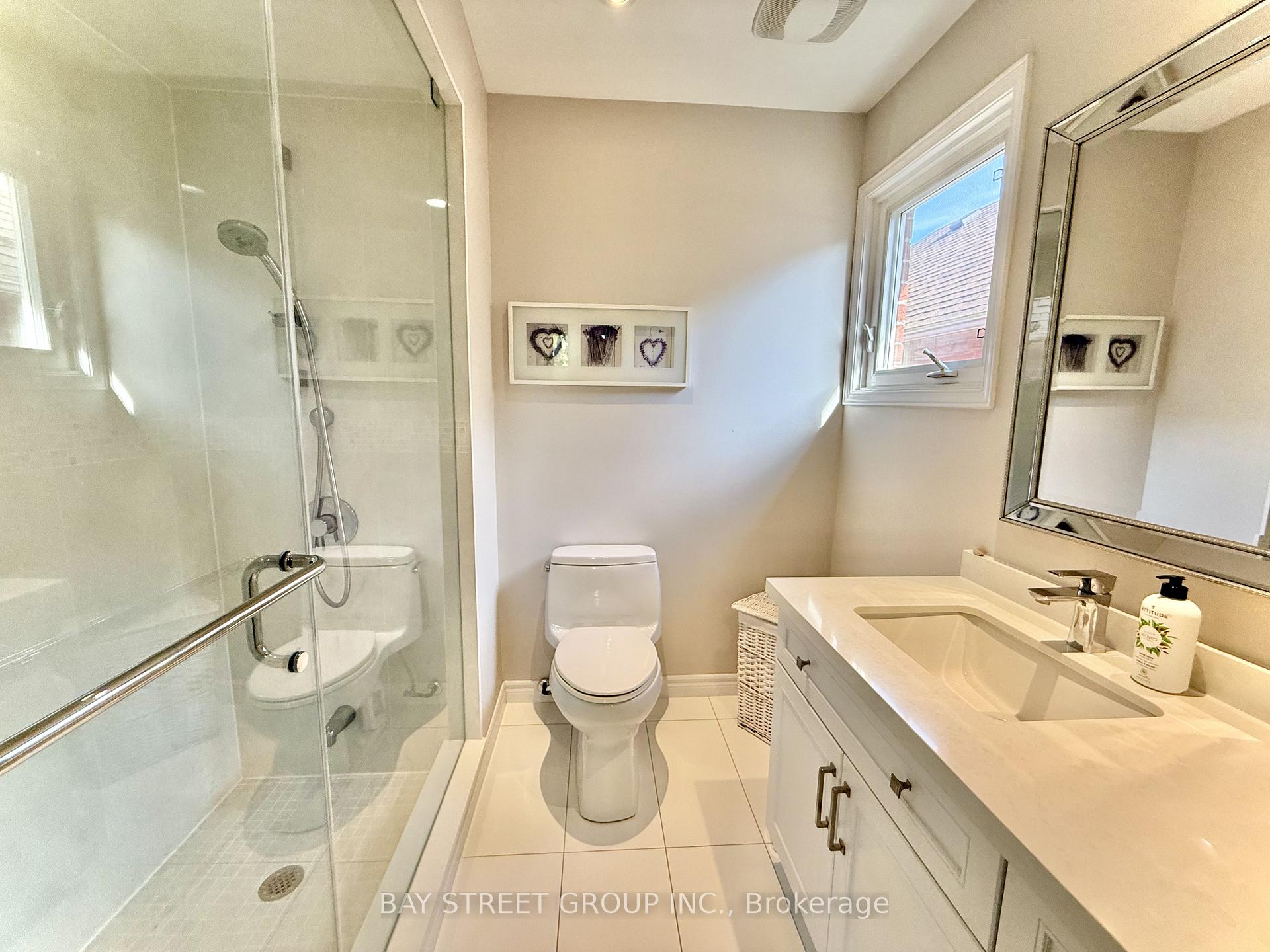 Photo 23 of 65 Rosedale Heights Drive, Vaughan, Uplands — HOMEH