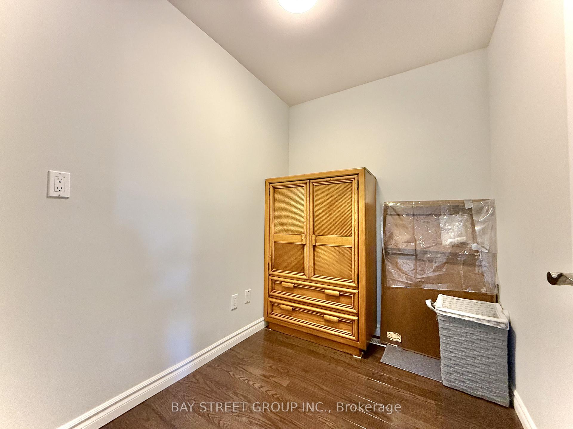 Photo 28 of 65 Rosedale Heights Drive, Vaughan, Uplands — HOMEH