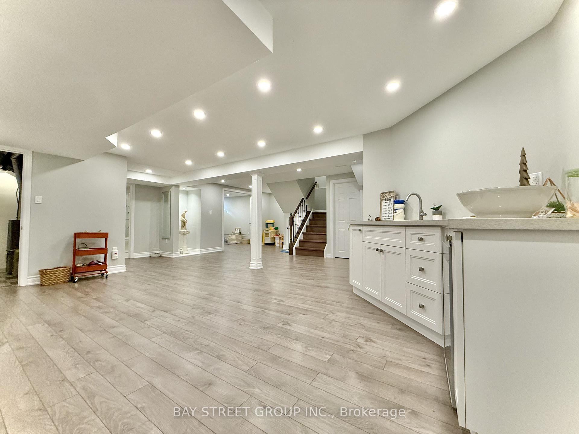 Photo 39 of 65 Rosedale Heights Drive, Vaughan, Uplands — HOMEH