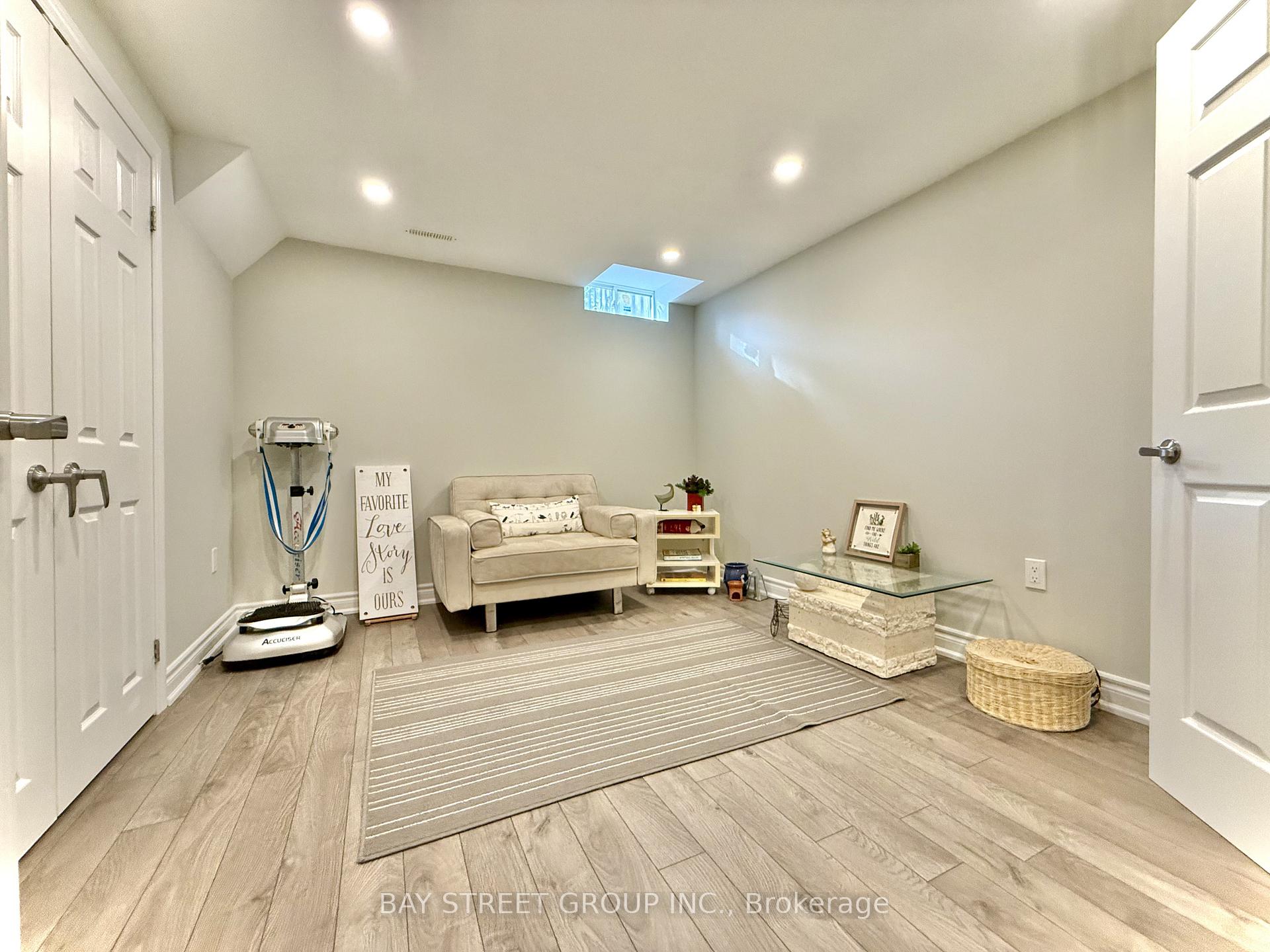 Photo 41 of 65 Rosedale Heights Drive, Vaughan, Uplands — HOMEH