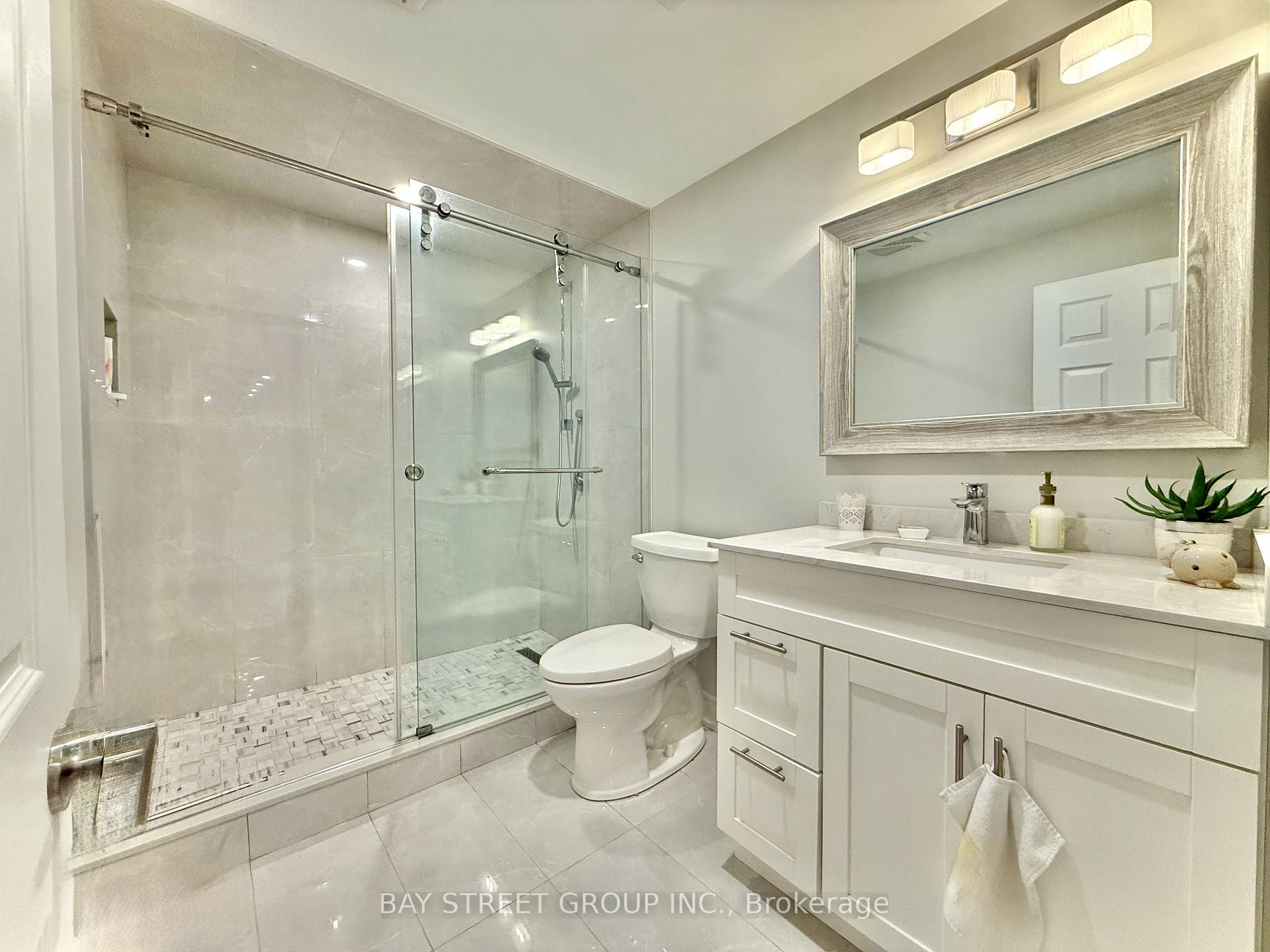 Photo 45 of 65 Rosedale Heights Drive, Vaughan, Uplands — HOMEH